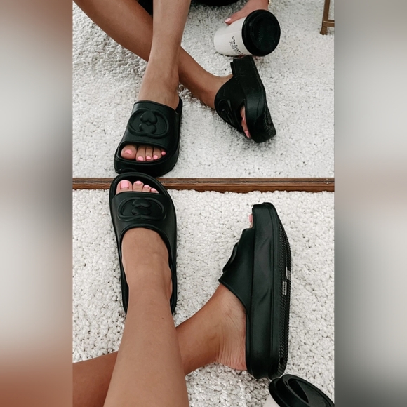 #267 🛑28 (6,7,8,10) FINAL PRICE Must Have Fabulous Chunky Sole Rubber Slides - Picture 10 of 16